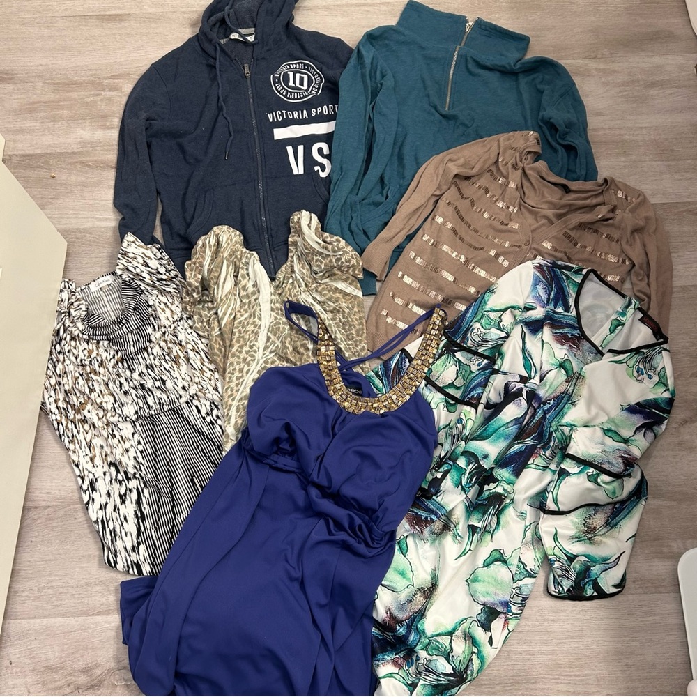 Women’s size medium small bundle of tops and blouses